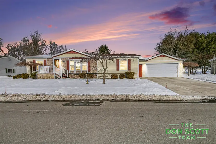 3539 Cloverfield, Cedar Springs, MI 49319 - #2