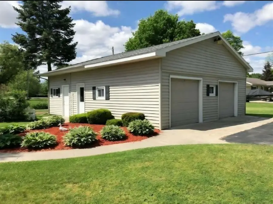 167 S Division, Hesperia, MI 49421 - #2