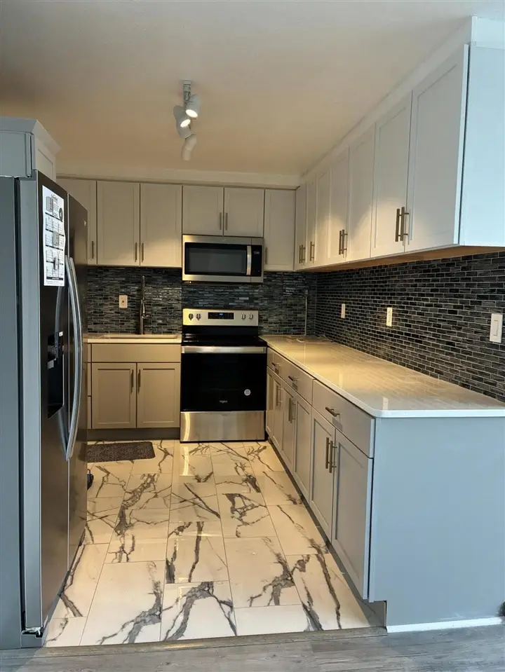 8900 E Jefferson #632, Detroit, MI 48214 - #1