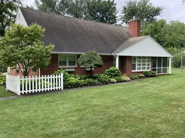 21687 Shiawassee, Cassopolis, MI 49031