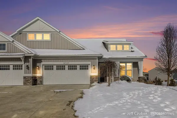 6737 Windsor Ridge #8, Rockford, MI 49341