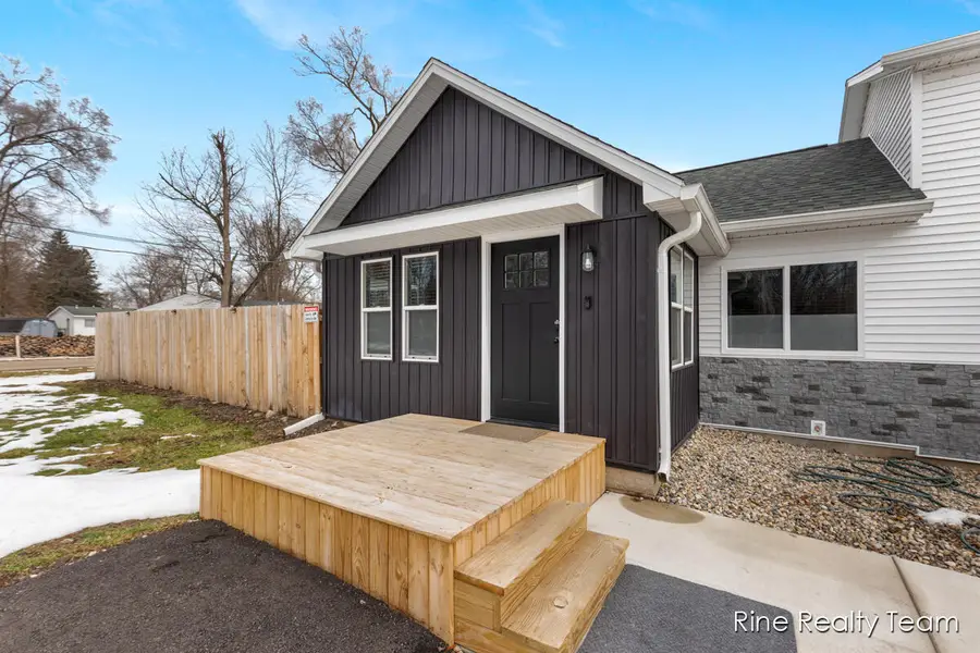 68199 Sassafras, Edwardsburg, MI 49112 - #3