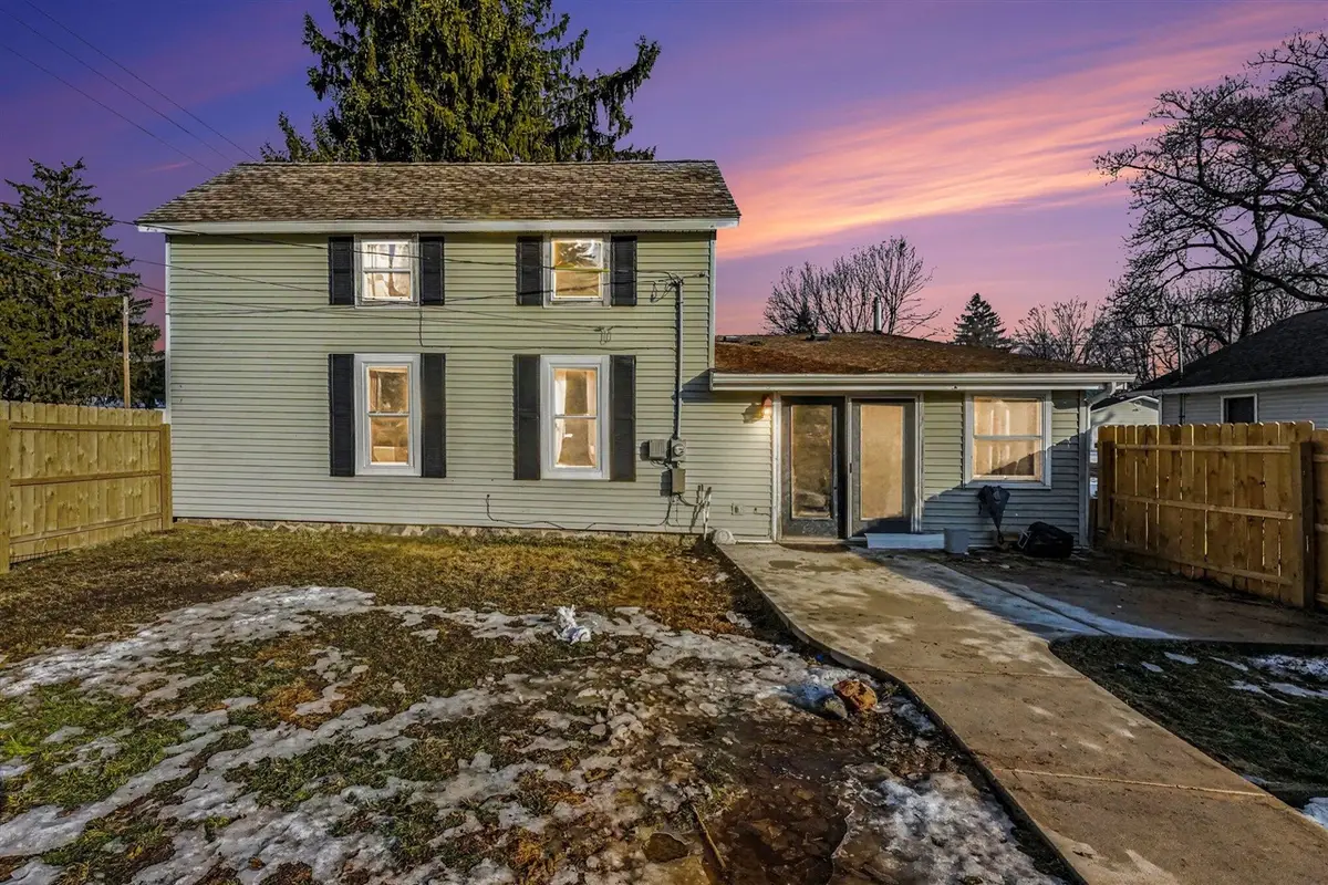 305 S 1st, Edmore, MI 48829 - #1