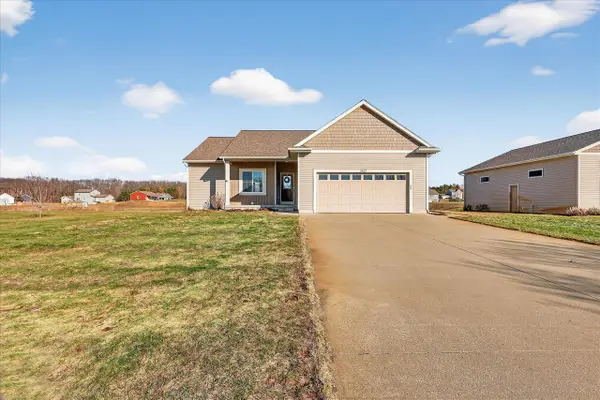 3827 Rabbit River Farms, Dorr, MI 49323