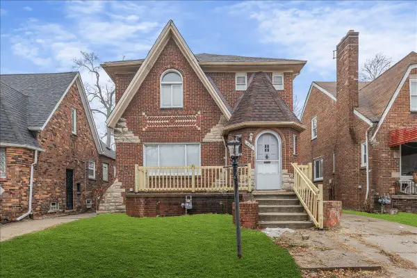 16631 Sorrento, Detroit, MI 48235