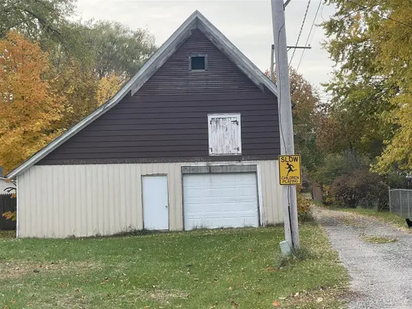 VL E E Shaw, Howard City, MI 49329