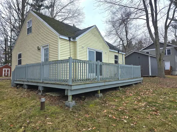 2744 Cottage, Orleans, MI 48865