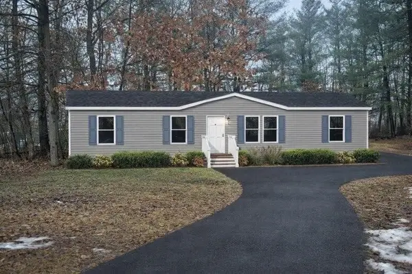 8650 Paw Paw, Howard City, MI 49329