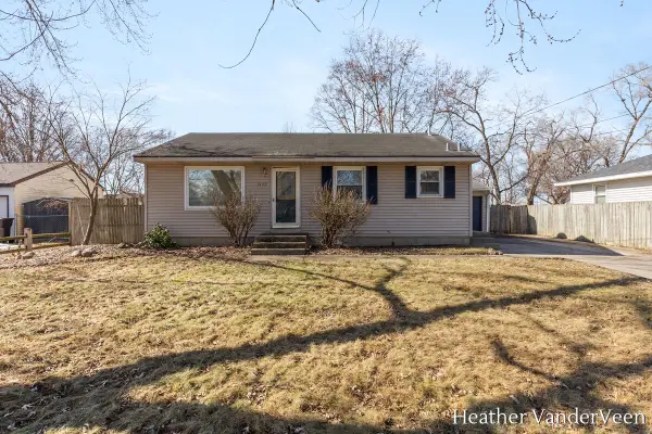 5439 SW Averill, Grand Rapids, MI 49548
