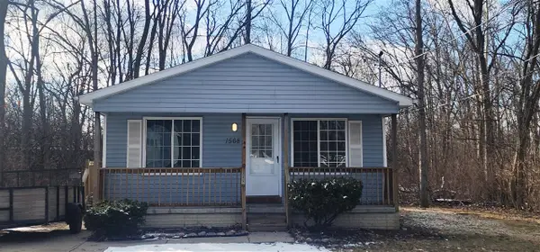 1568 Outer Ln, Ypsilanti, MI 48198