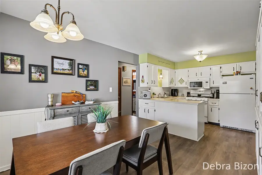 7425 Pinegrove, Jenison, MI 49428 - #2