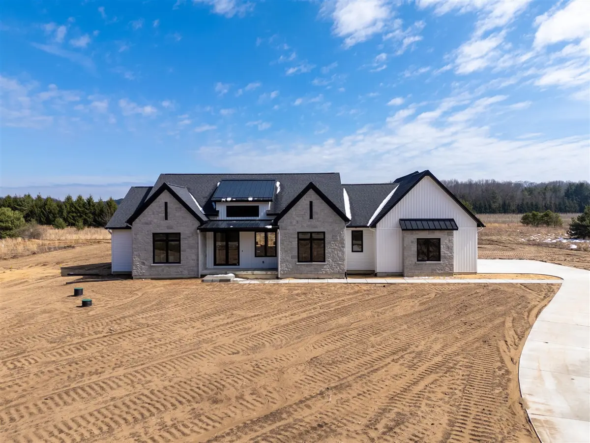 61121 Airpark, Mattawan, MI 49071 - #1