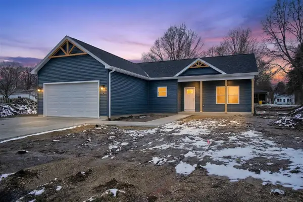 8 Hunting Trail, Quincy, MI 49082