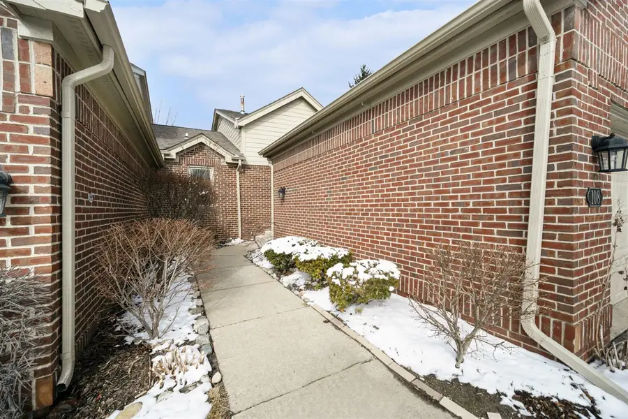 108 Ponds View, Ann Arbor, MI 48103 - #2