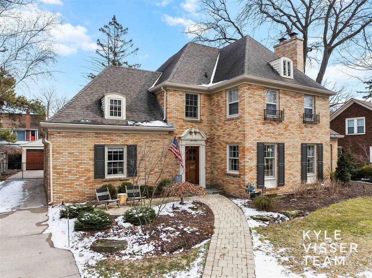 958 Pinecrest, East Grand Rapids, MI 49506 - #1