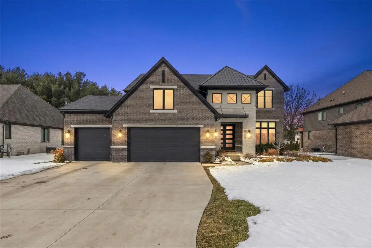52801 Royal Park, Shelby, MI 48315 - #1