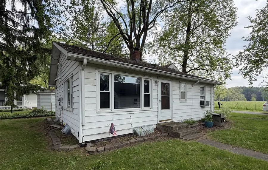 50330 Eastside, Dowagiac, MI 49047 - #2