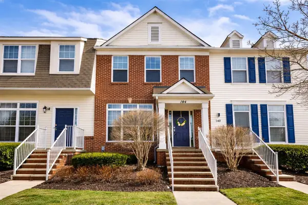 144 Center, Wixom, MI 48393