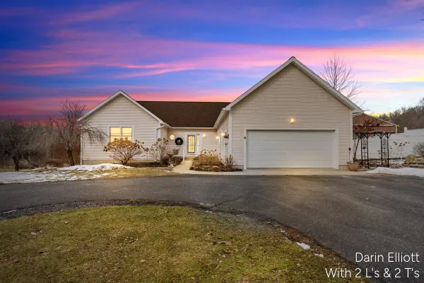 7086 W Peck Lake, Saranac, MI 48881