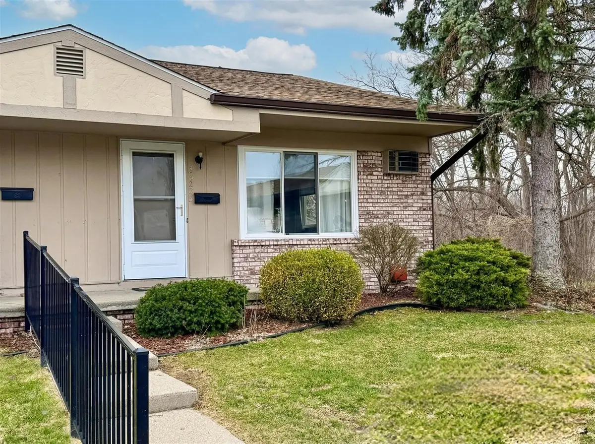 25225 Potomac #8, South Lyon, MI 48178 - #1