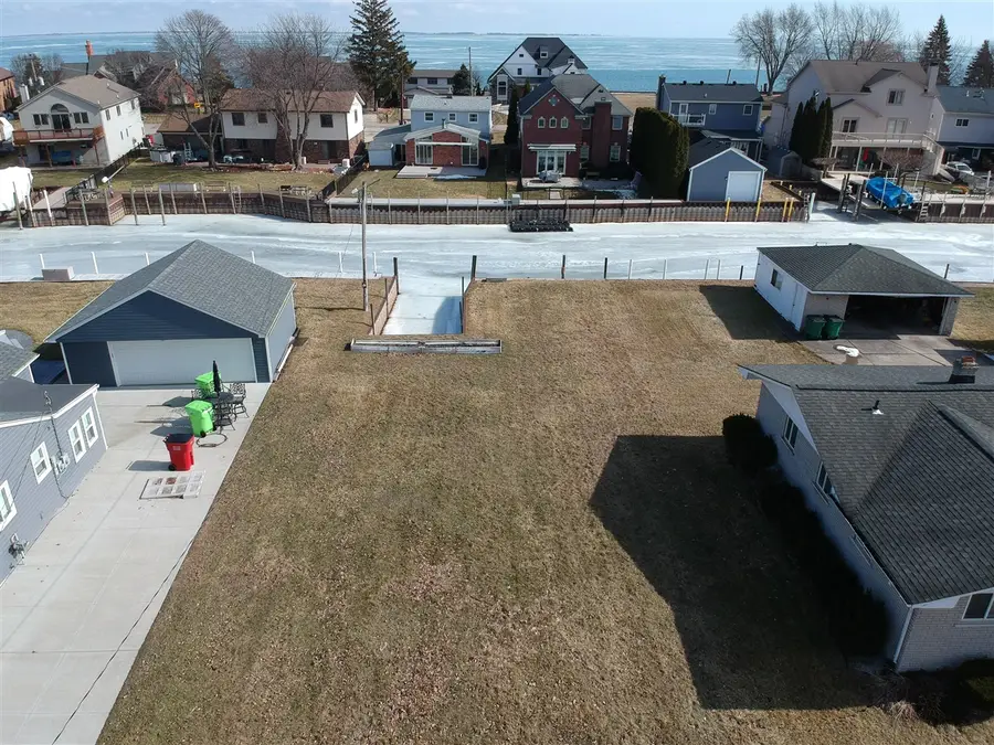 37500 Lakeville, Harrison Township, MI 48045 - #2