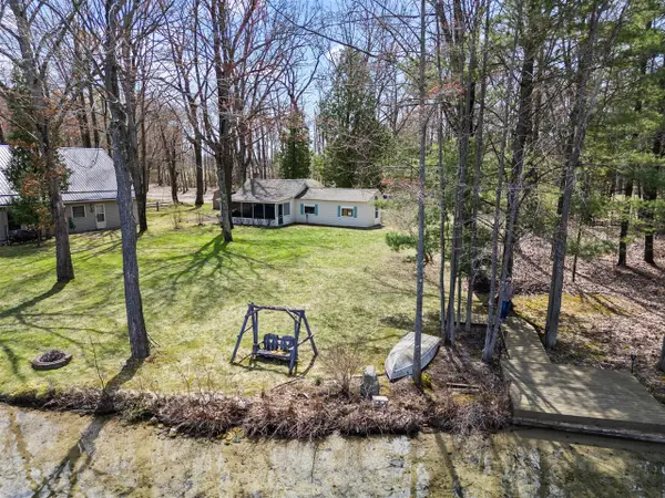 8982 W School Section Lake, Mecosta, MI 49332