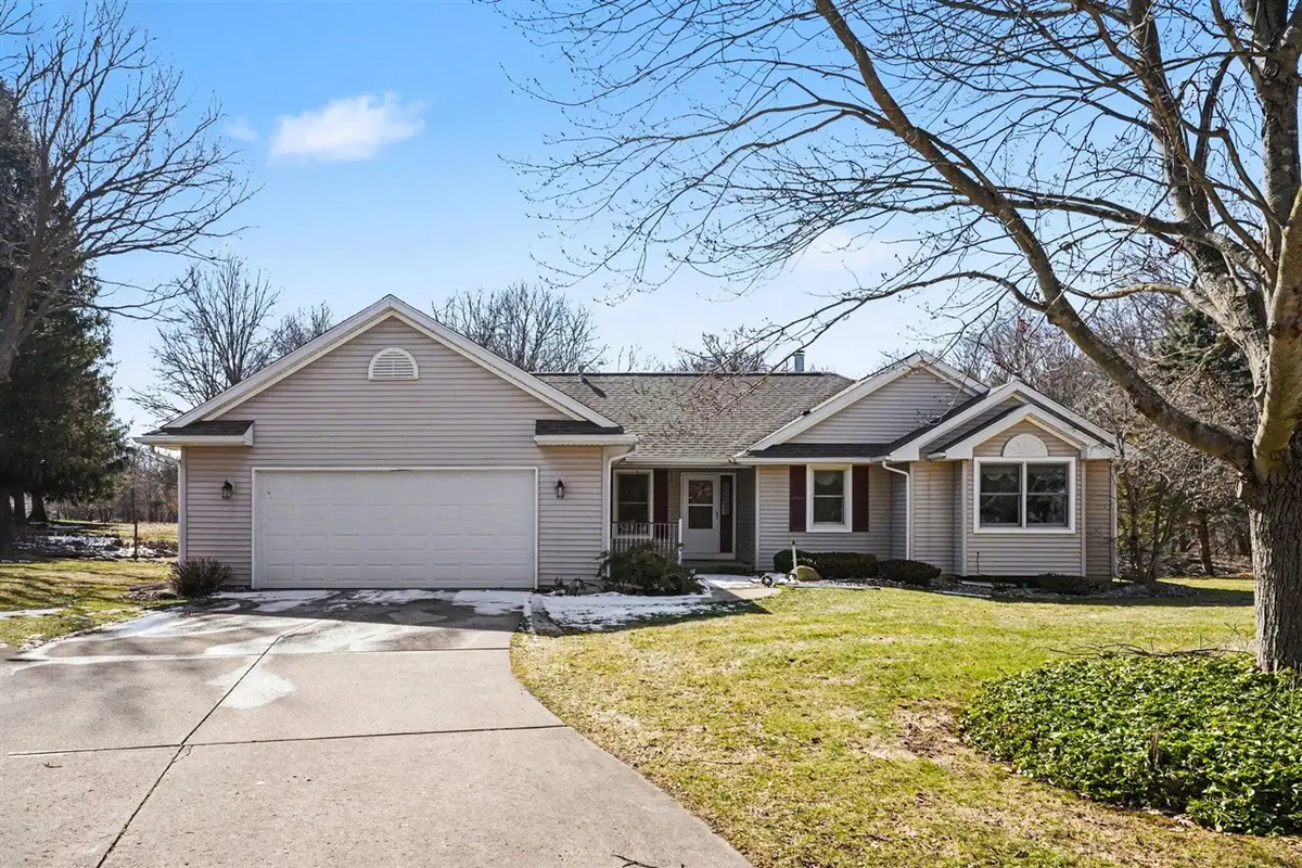 8135 Robinbrook, Richland, MI 49083 - #1