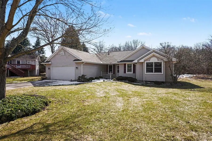 8135 Robinbrook, Richland, MI 49083 - #2