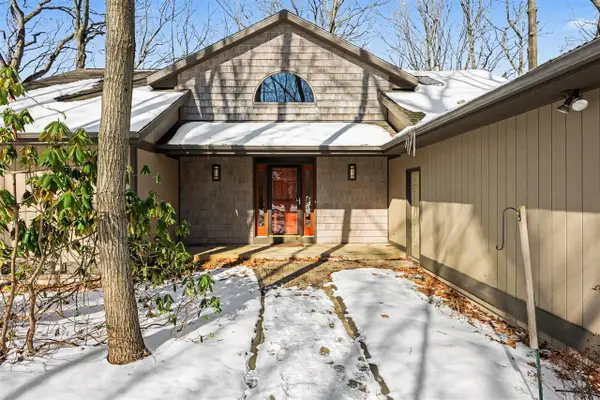 02400 37 1/2, Gobles, MI 49055