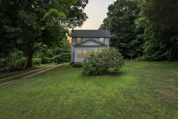 842 10th, Plainwell, MI 49080