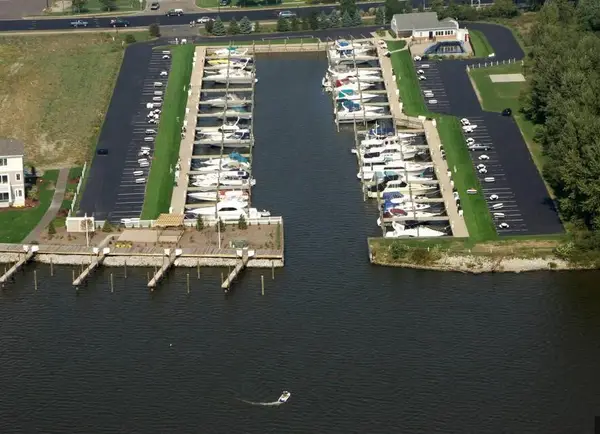 910 W Savidge, Spring Lake, MI 49456