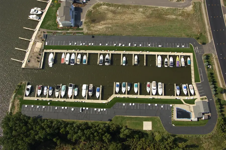 910 W Savidge, Spring Lake, MI 49456 - #3