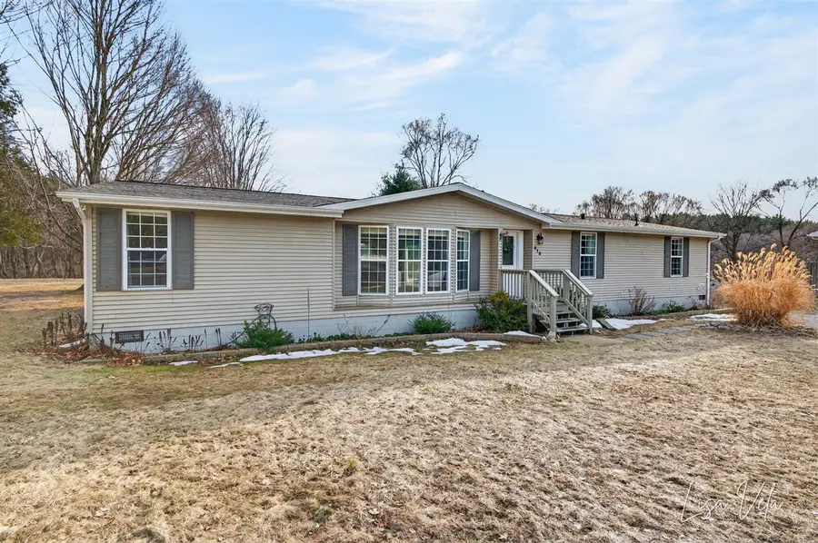 913 E Lewis, Whitehall, MI 49461 - #2