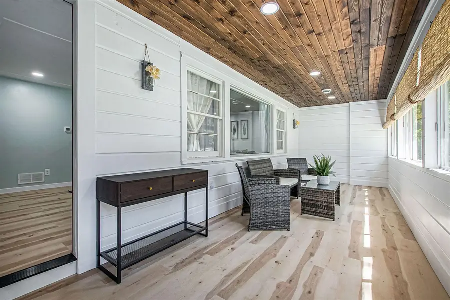 3096 Lincoln, Norton Shores, MI 49441 - #3