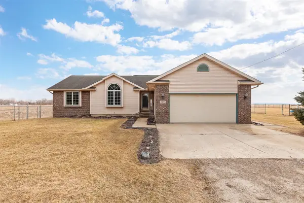 2455 W Cadmus, Adrian, MI 49221