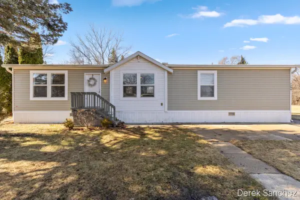 7296 W Maize, Belmont, MI 49306