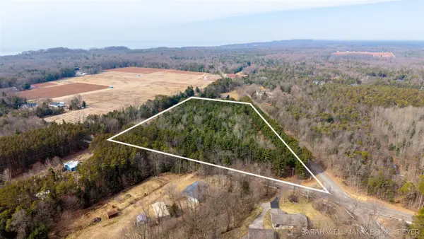 VL Hiawatha, West Olive, MI 49460