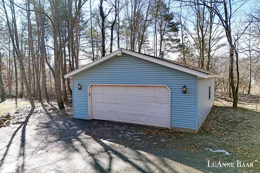 8050 Oakview Ridge, Rockford, MI 49341 - #3