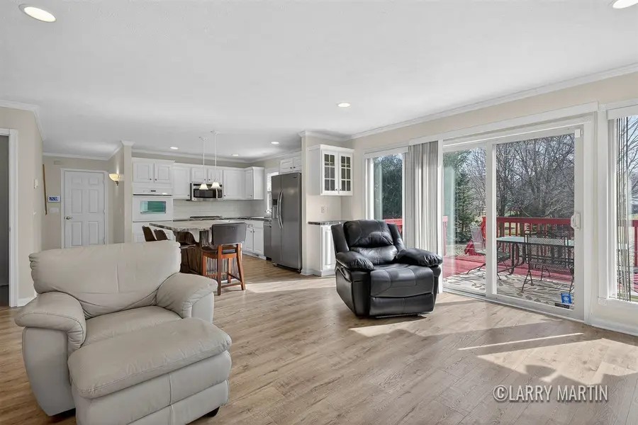 4328 Del Mar, Wyoming, MI 49418 - #3