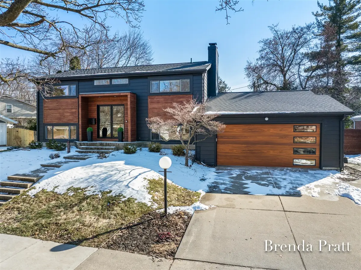 2320 Elmwood, East Grand Rapids, MI 49506 - #1