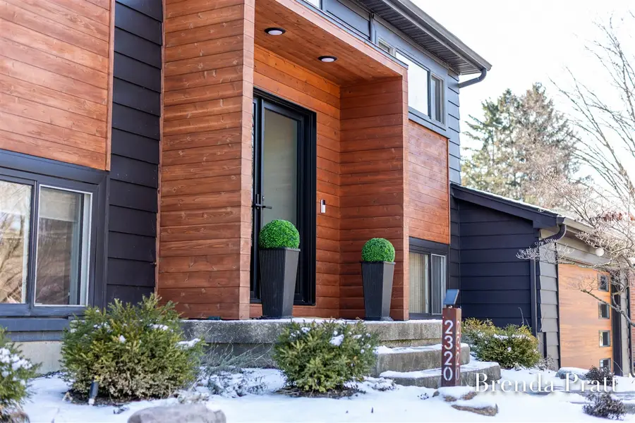 2320 Elmwood, East Grand Rapids, MI 49506 - #2