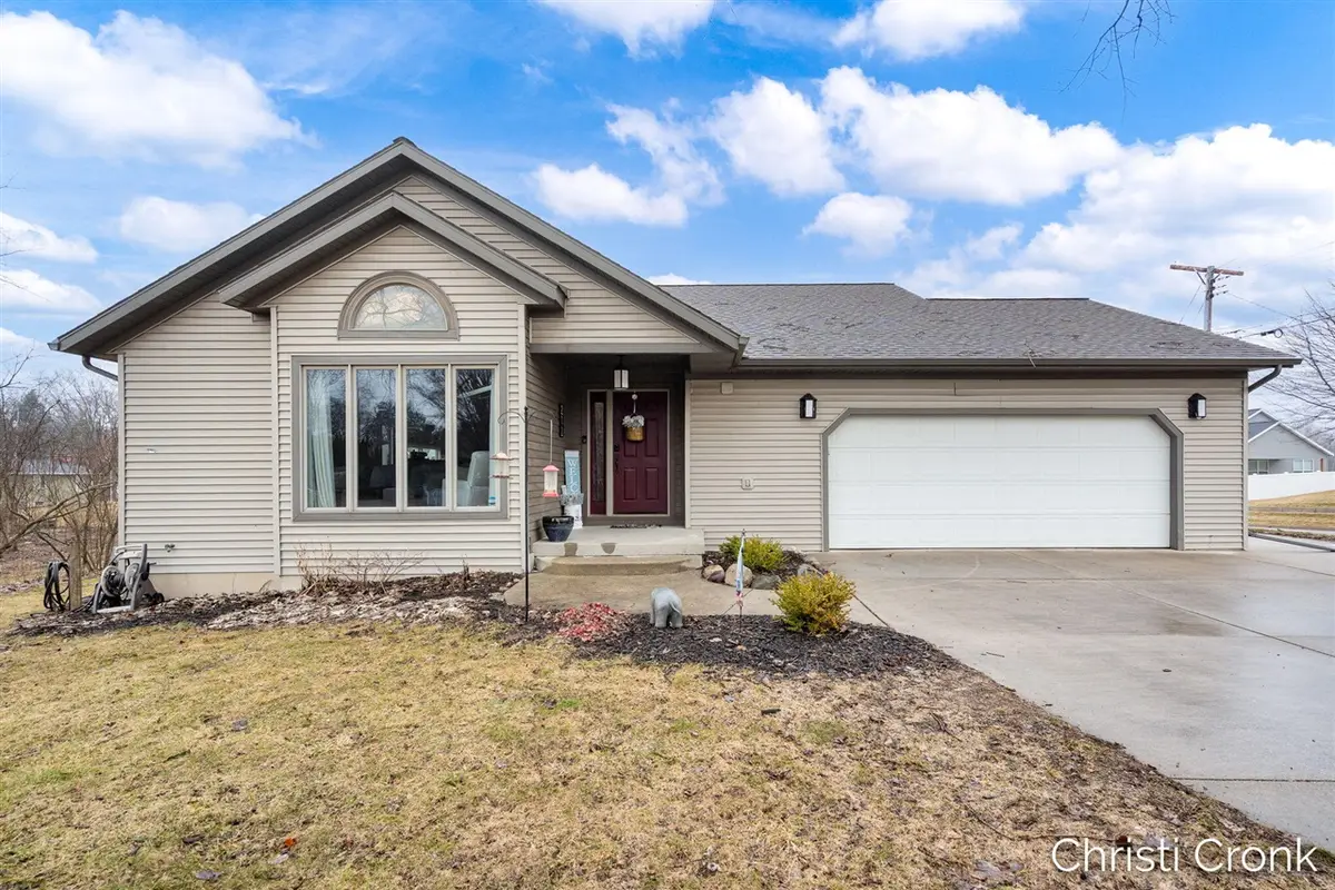 271 E Beech, Cedar Springs, MI 49319 - #1