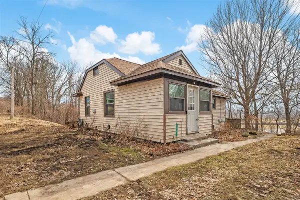 745 N Shore, Benton Harbor, MI 49022