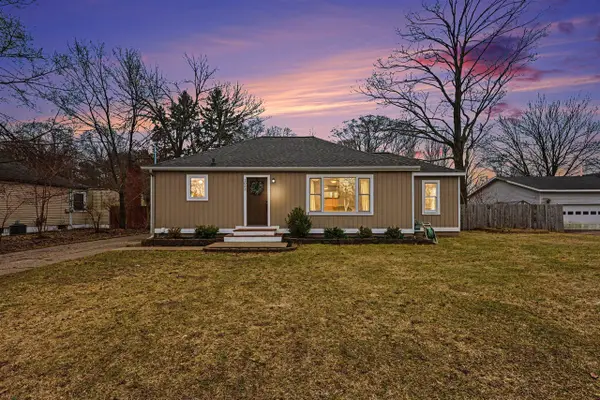 1053 E Byron, Norton Shores, MI 49441