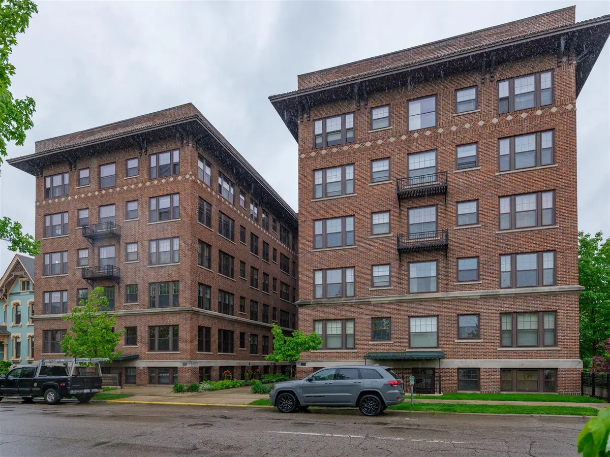 471 W South #207, Kalamazoo, MI 49007 - #1