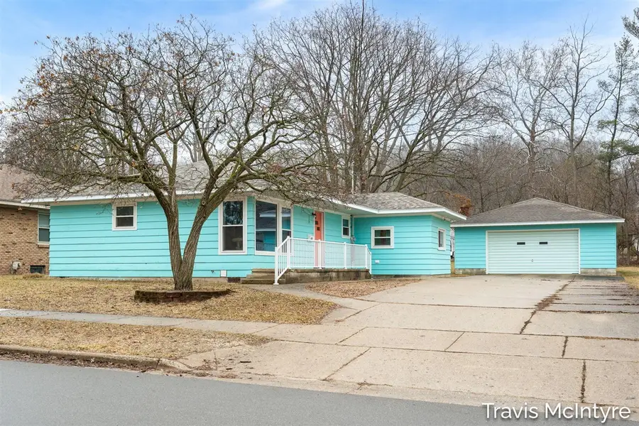 607 N Washington, Lowell, MI 49331 - #2