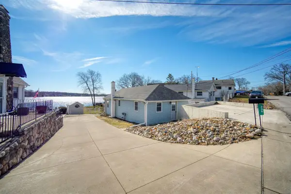 298 Ackerson Lake, Jackson, MI 49201