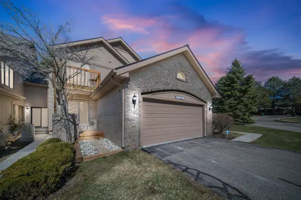 29776 Sierra Pointe, Farmington Hills, MI 48331