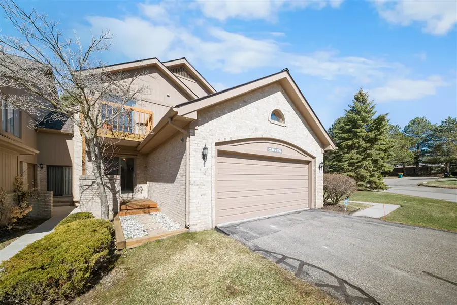 29776 Sierra Pointe, Farmington Hills, MI 48331 - #2