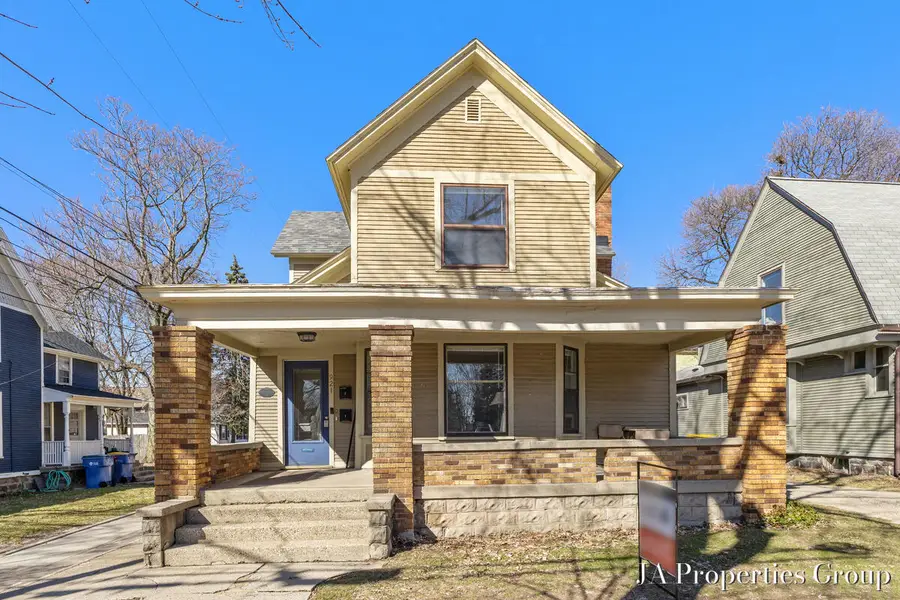 921 Fairmount, Grand Rapids, MI 49506 - #2